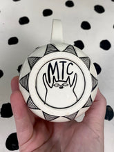 Load image into Gallery viewer, Spinning Cat Eyes