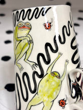Load image into Gallery viewer, Frog Party Mug