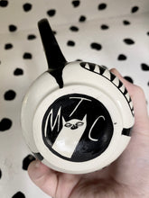 Load image into Gallery viewer, Spinning Big Mouthed Cats Mug