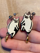 Load image into Gallery viewer, PRE-ORDER Pooping Cat Earrings