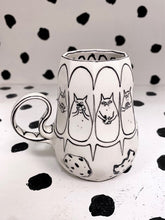 Load image into Gallery viewer, Spinning Cookie Eater
