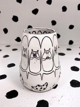 Load image into Gallery viewer, Spinning Cookie Eater
