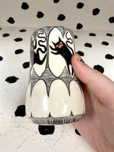 Load image into Gallery viewer, Spinning Cat Cup
