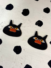 Load image into Gallery viewer, Iron on Cat Patch
