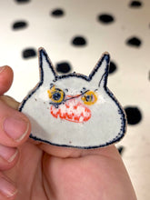 Load image into Gallery viewer, Iron on Cat Patch
