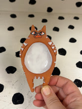 Load image into Gallery viewer, Tiger Cat Dish
