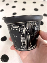 Load image into Gallery viewer, Carved Cat Cup
