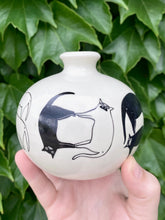 Load image into Gallery viewer, Contrast Cats Vase
