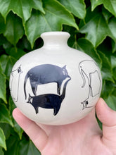 Load image into Gallery viewer, Contrast Cats Vase
