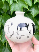Load image into Gallery viewer, Contrast Cats Vase

