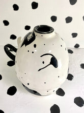Load image into Gallery viewer, Glug Cat Jug
