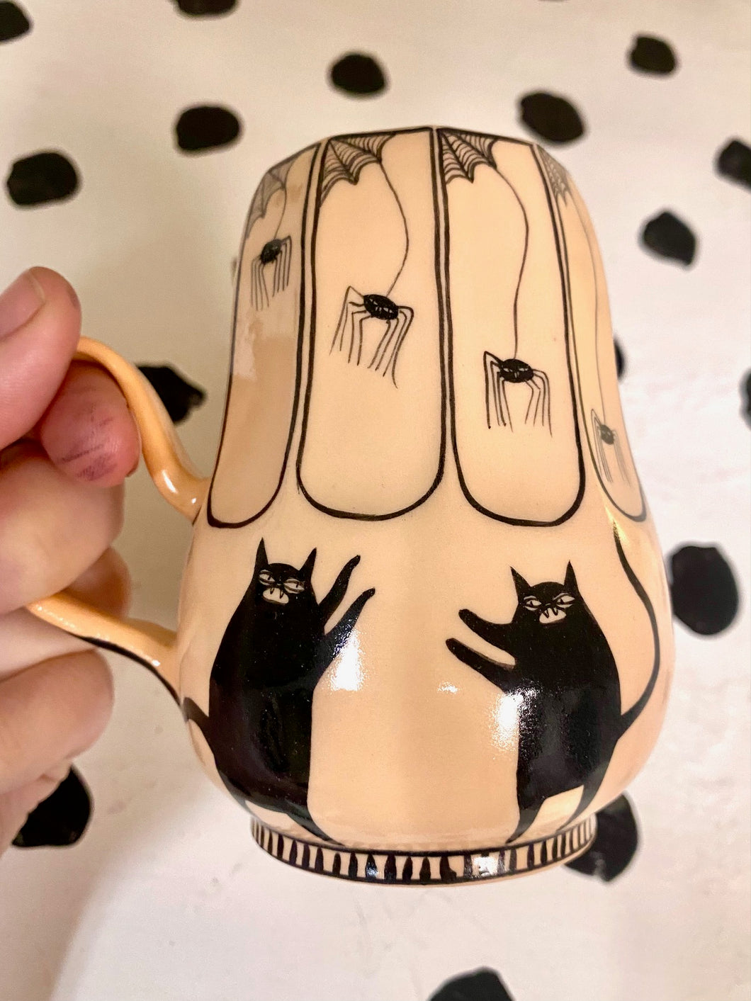 Floating Spider Spinning Mug