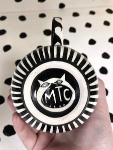 Spinning Wave Cat Cup