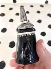 Load image into Gallery viewer, Witch Hat Pipe
