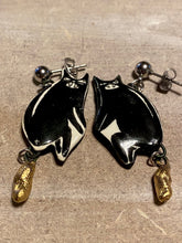 Load image into Gallery viewer, PRE-ORDER Pooping Cat Earrings
